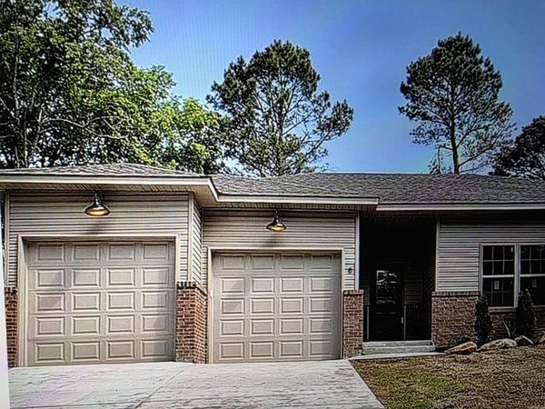 8 Lita Lane , Little Rock, AR 72206