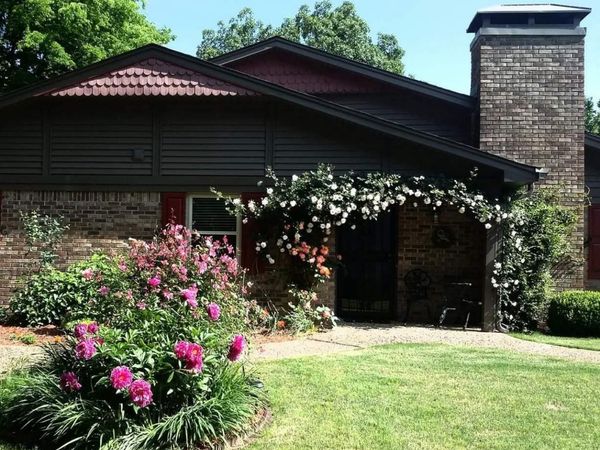 Little Rock, AR 72211