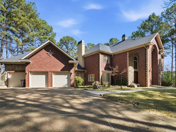 12 Loyola Ln , Hot Springs Village, AR 71909
