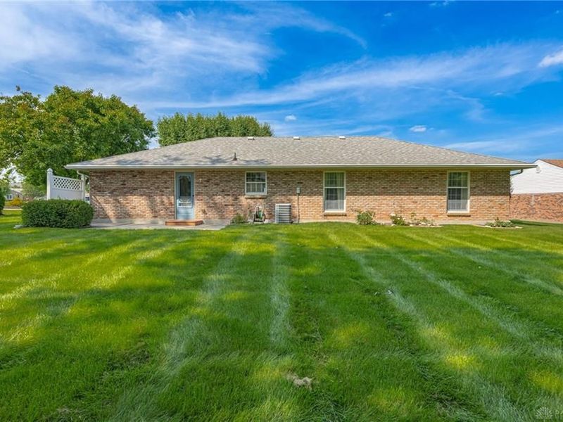 1620 Silverlake Drive, Washington Township, OH 45458 Photo 4