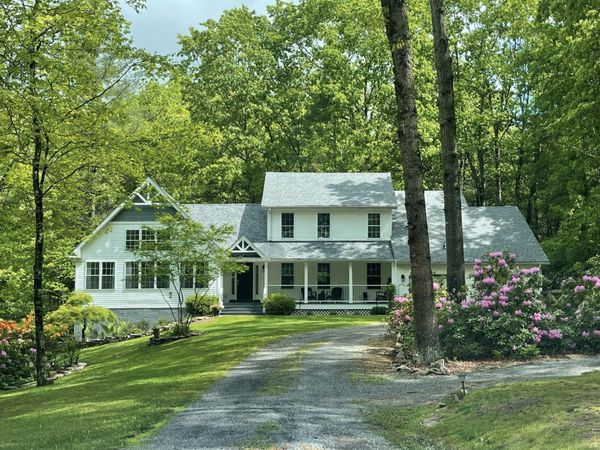2965 Old Asbury Rd, Lewisburg, WV 24901
