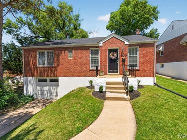 635 Ellwine Drive, St Louis, MO 63125