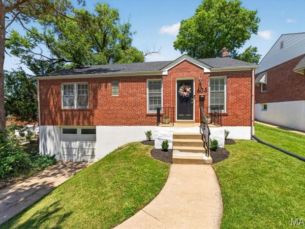 635 Ellwine Drive , St Louis, MO 63125