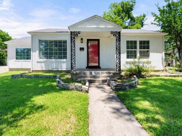7428 Mohawk Avenue , Fort Worth, TX 76116