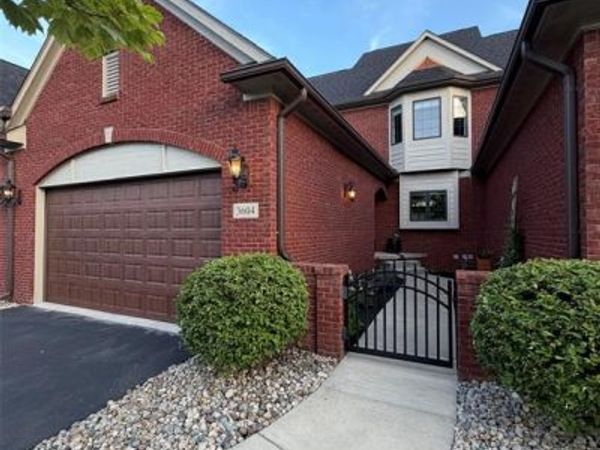 3604 Bay Harbor Drive , Brighton Twp, MI 48114