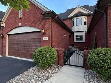 3604 Bay Harbor Drive, Unit 78, Brighton Township, Mi 48114
