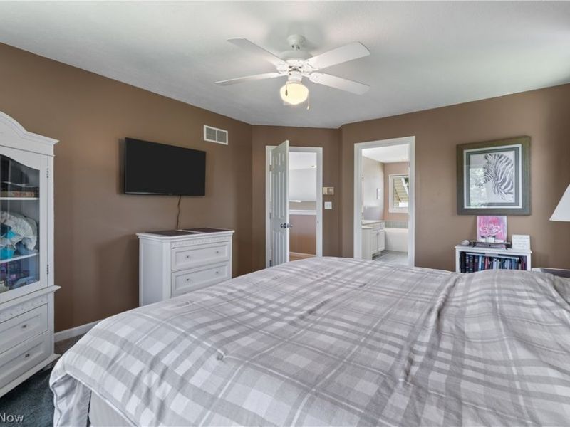 5043 Violet Knoll Avenue NE, Canton, OH 44705 Photo 27