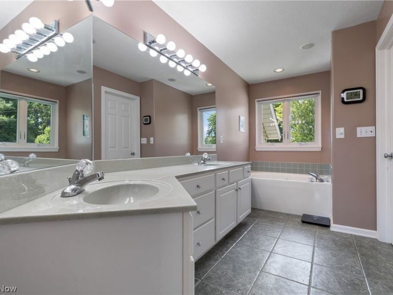 5043 Violet Knoll Avenue NE, Canton, OH 44705 Photo 28