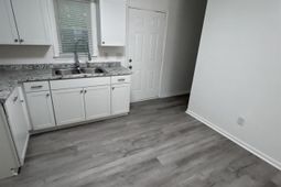 805 Central Drive photo 4