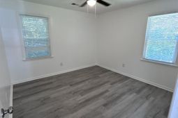 805 Central Drive photo 4