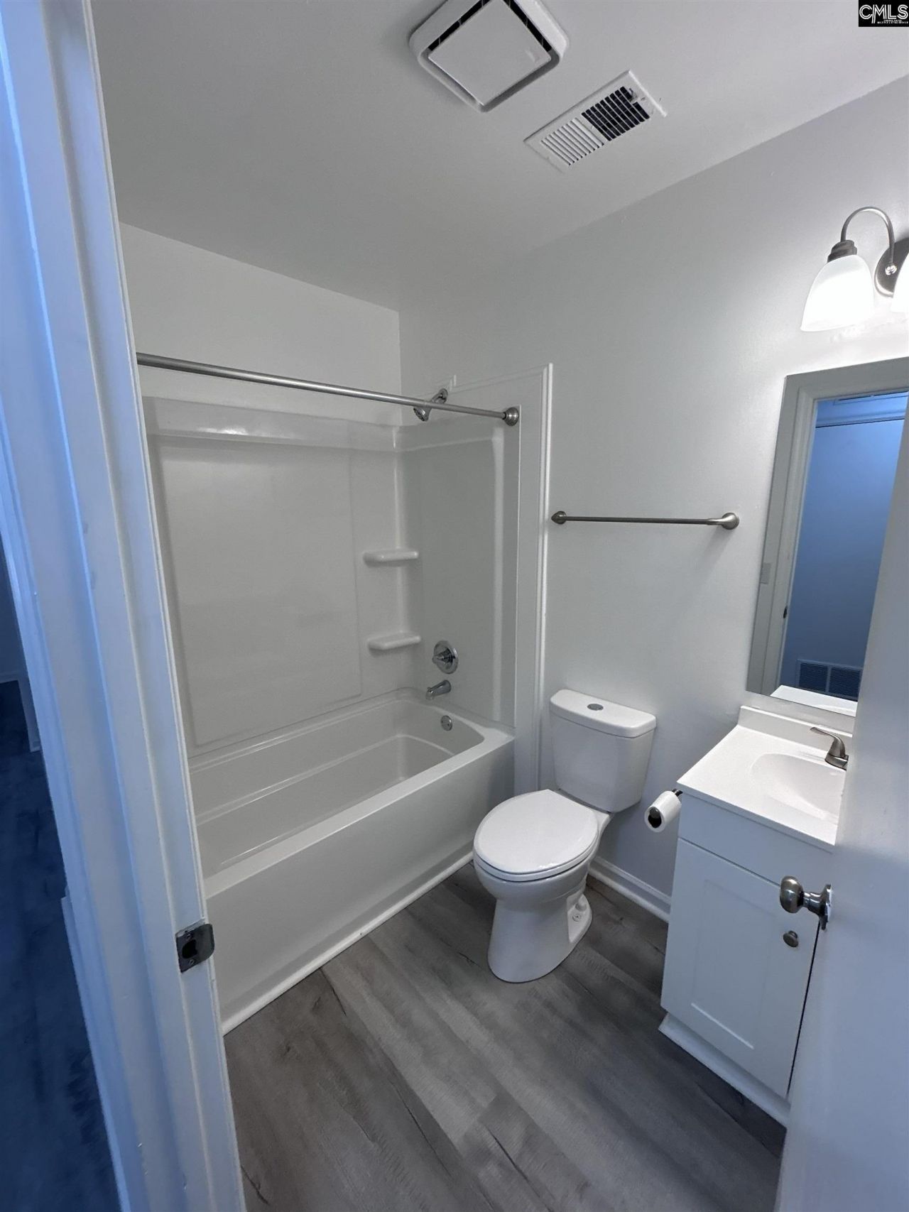 805 Central Drive Photo 4