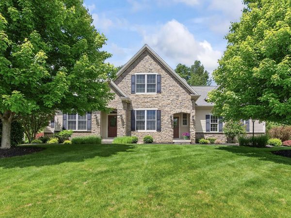 18 Burton Lane, Loudonville, NY 12211