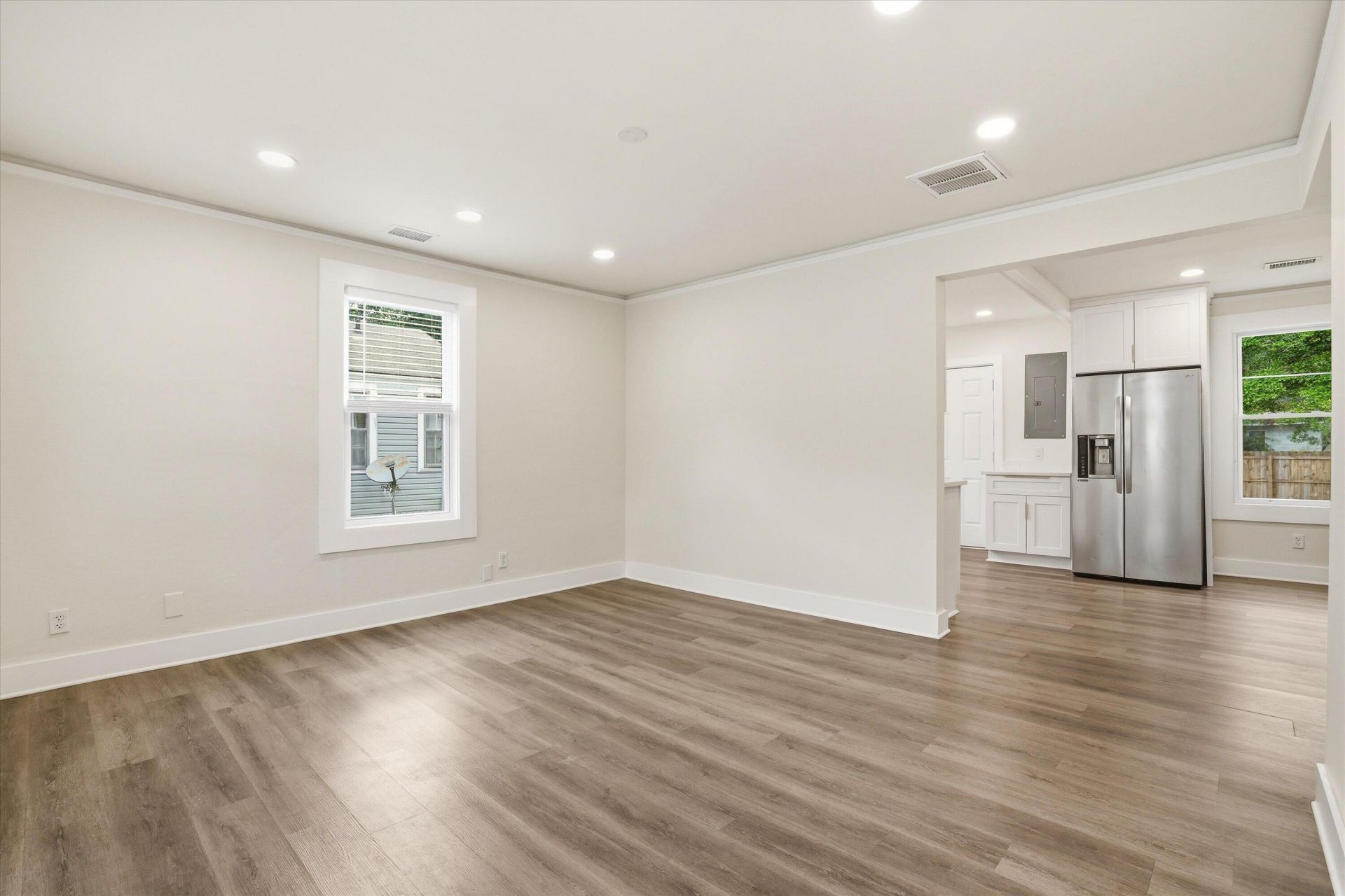 2309 Sorentrue Avenue Photo 7
