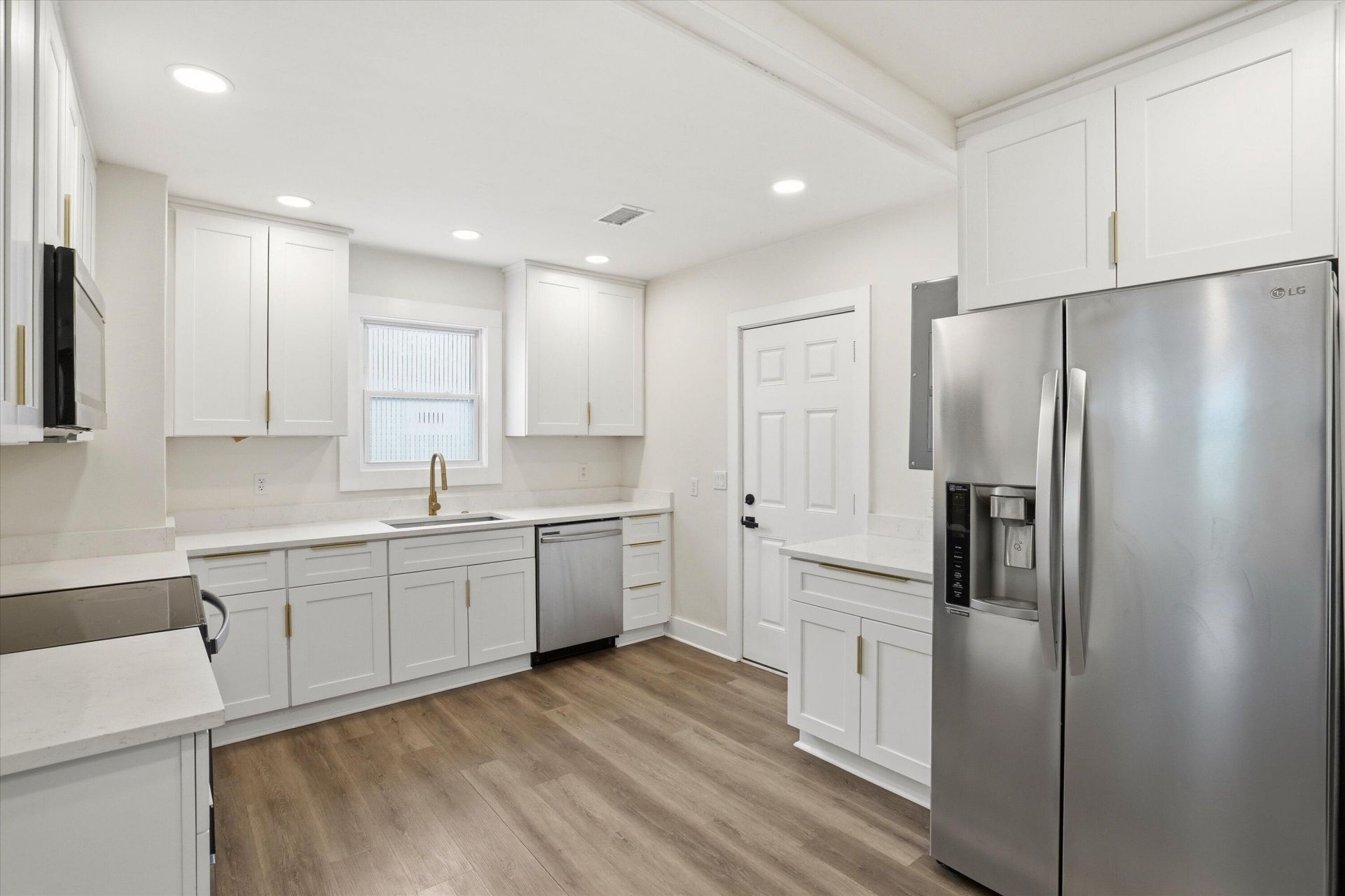 2309 Sorentrue Avenue Photo 9