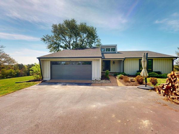 795 Crazy Doe Road , Lexington, TN 38351