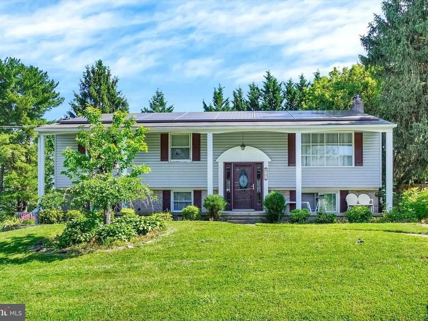 105 Lexington Road, York, PA 17402 Main Photo