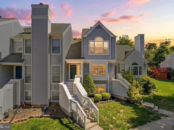 6182 STONEPATH CIRCLE, CENTREVILLE, VA 20120
