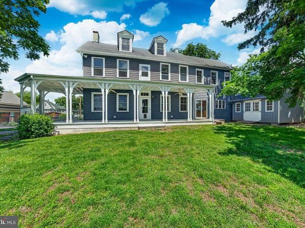 1 PINE GROVE STREET, BRISTOL, PA 19007
