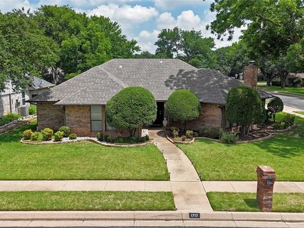 1717 Cunningham Court , Bedford, TX 76021