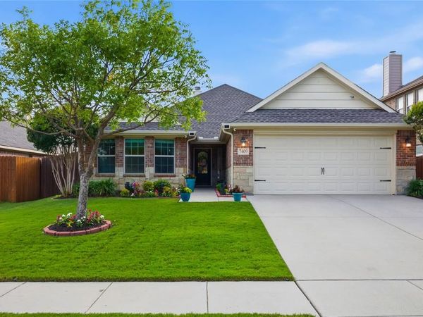 7409 Innisbrook Lane, Fort Worth, TX 76179