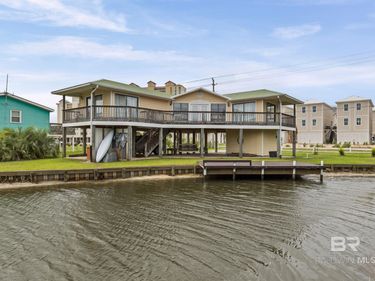 950 W Lagoon Avenue, Gulf Shores, AL 36542