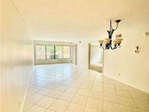 114 Cypress WAY E, Unit D3, NAPLES, FL 34110