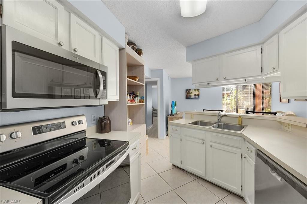 114 Cypress Way E, Unit D3, Naples, FL 34110 Photo