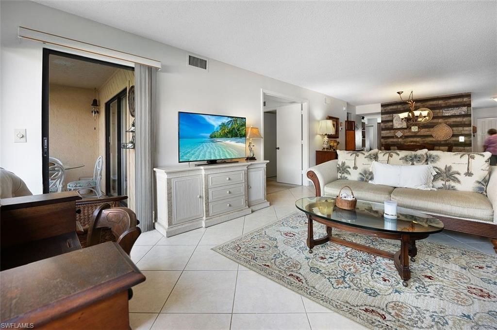 114 Cypress Way E, Unit D3, Naples, FL 34110 Photo