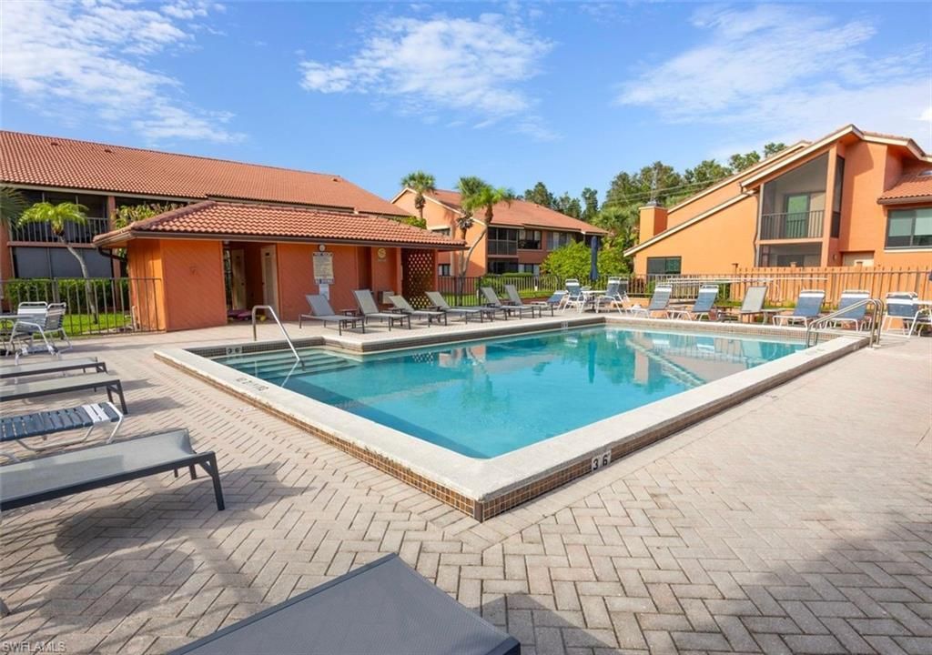 114 Cypress Way E, Unit D3, Naples, FL 34110 Photo