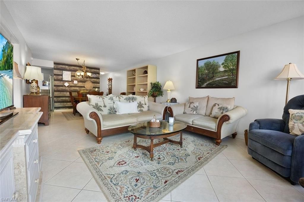 114 Cypress Way E, Unit D3, Naples, FL 34110 Photo