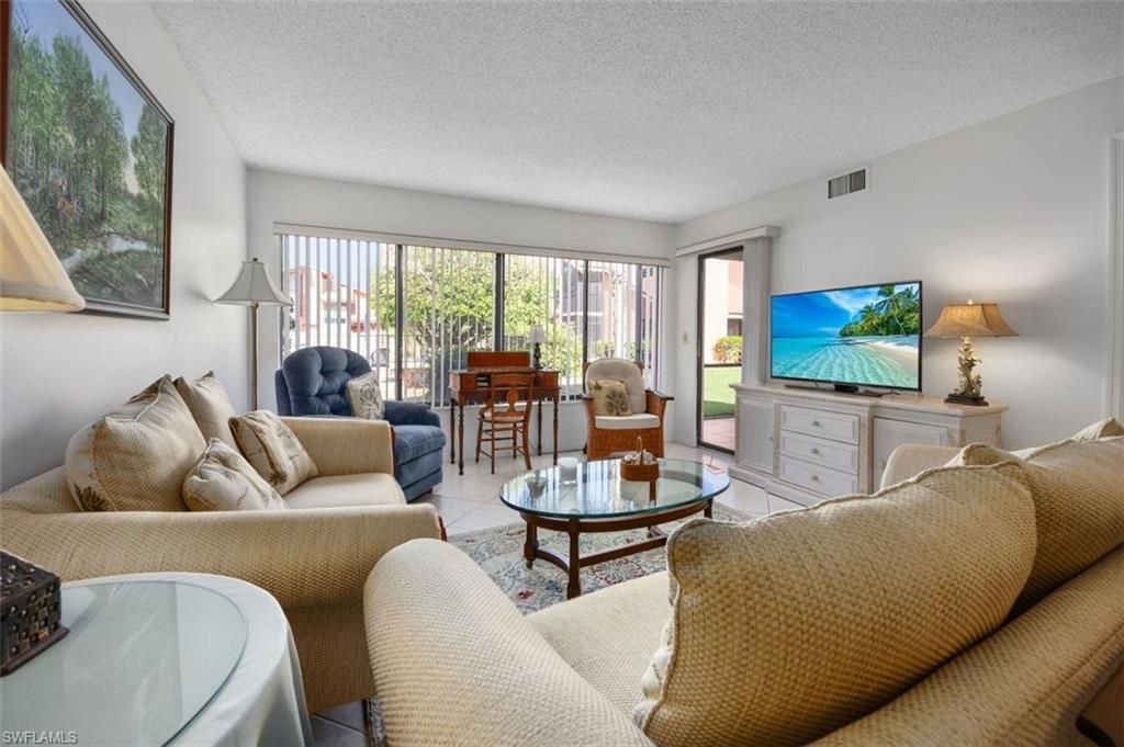 114 Cypress Way E, Unit D3, Naples, FL 34110 Photo