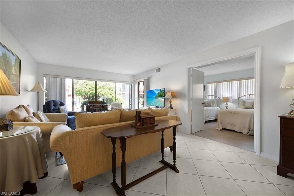 114 Cypress Way E, Unit D3, Naples, FL 34110 Photo