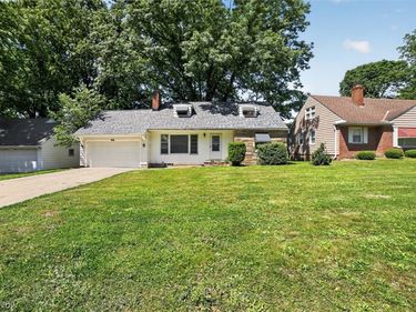 3705 Brinkmore Road , Cleveland Heights, OH 44121
