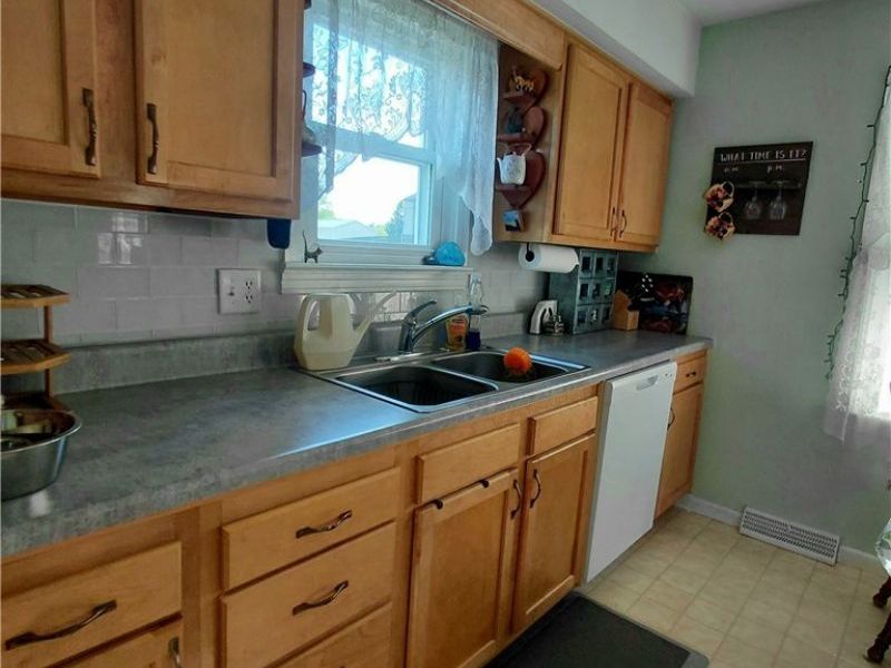 242 Cedar Road, Richmond, OH 43944 Photo 10