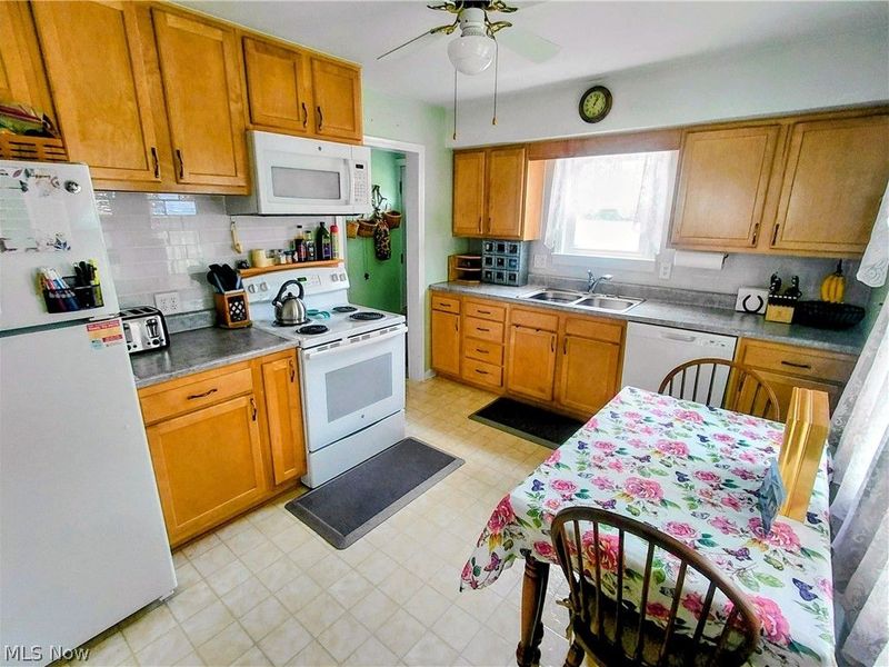 242 Cedar Road, Richmond, OH 43944 Photo 7