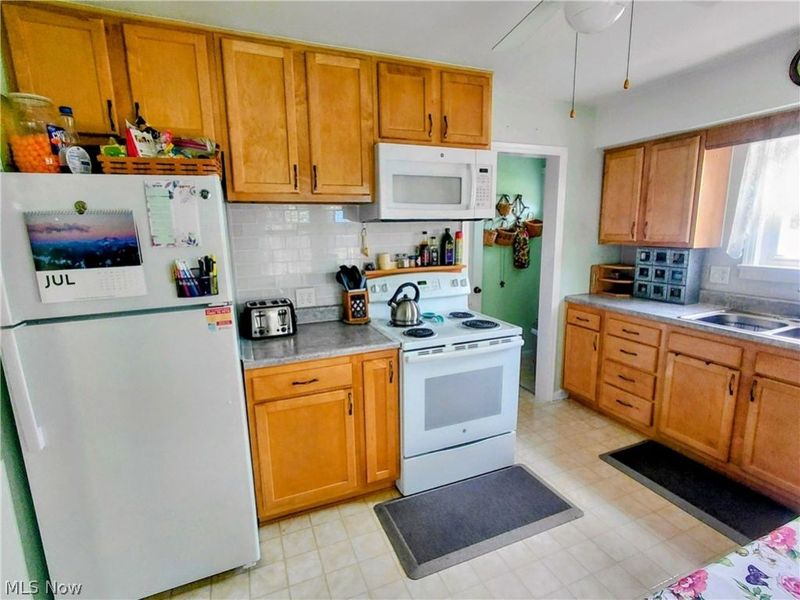 242 Cedar Road, Richmond, OH 43944 Photo 8