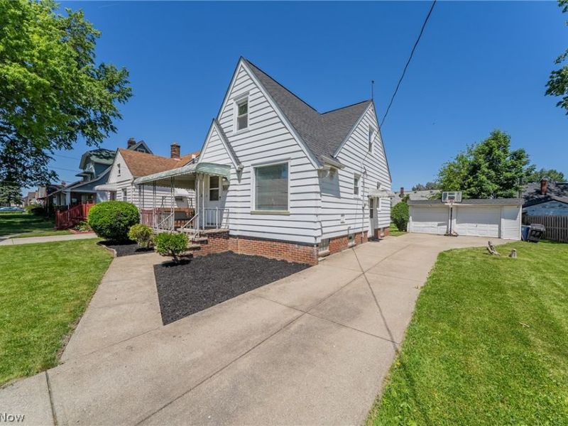 4408 Archmere Avenue , Cleveland, OH 44109 Photo 2