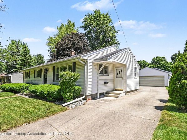 705 S Swegles Street, St. Johns, MI 48879