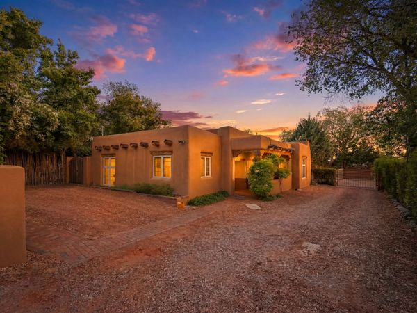 502 Camino Sin Nombre , Santa Fe, NM 87505