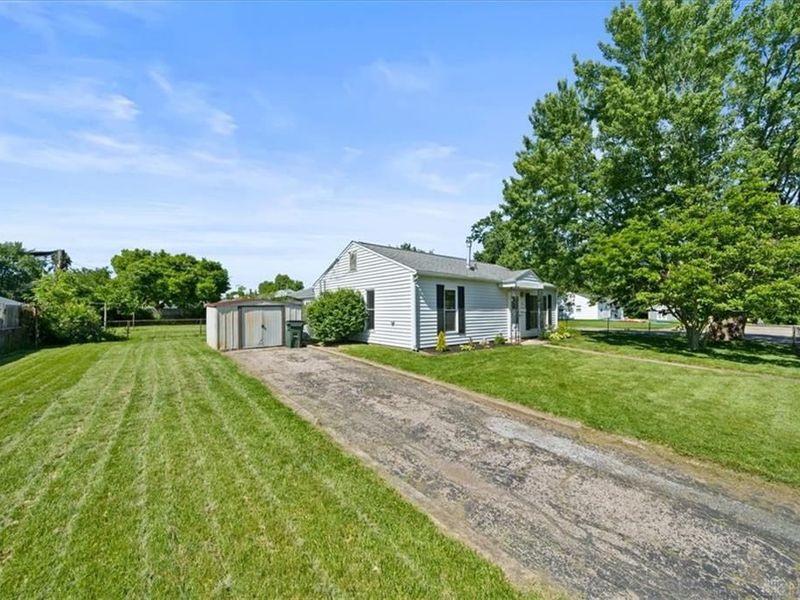 233 Erie Avenue, Fairborn, OH 45324 Photo 3
