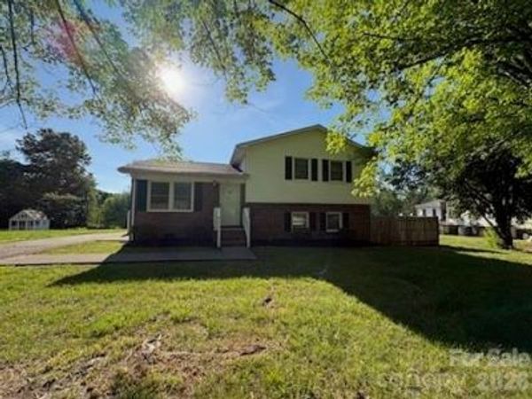 122 Wallace Street, Boonville, NC 27011