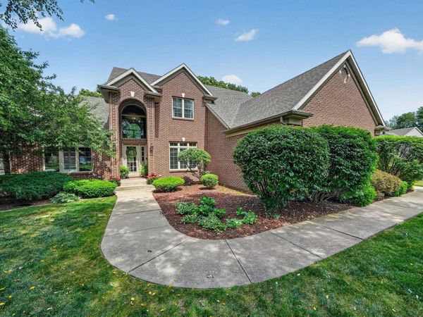 14211 Fox Chase Drive, Granger, IN 46530