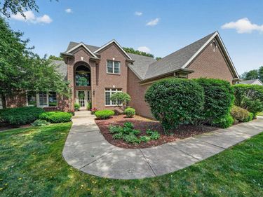 14211 Fox Chase Drive, Granger, IN 46530