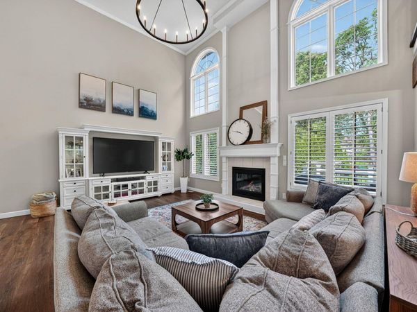 14211 Fox Chase Drive, Granger, IN 46530