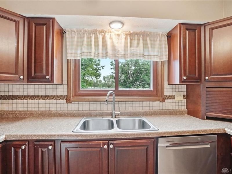 1700 W Sparrow Road, Green Township, OH 45502 Photo 18
