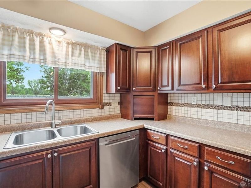 1700 W Sparrow Road, Green Township, OH 45502 Photo 20