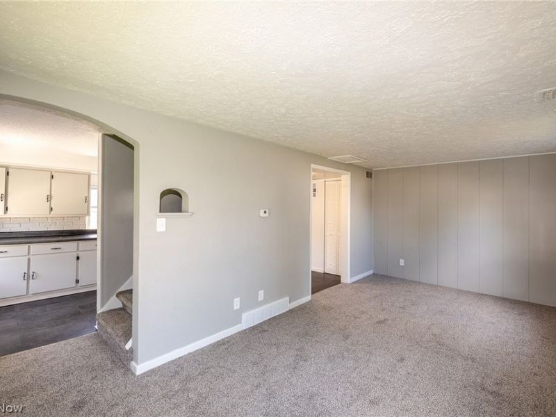 1926 Nichols Avenue , Lorain, OH 44053 Photo 9