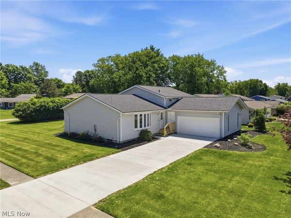 15677 Pinewood Drive , Strongsville, OH 44149