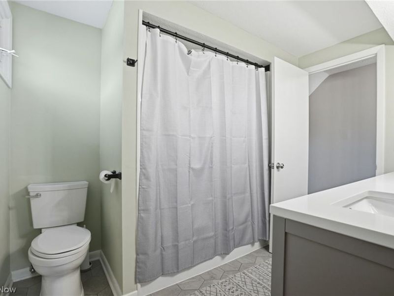 15677 Pinewood Drive , Strongsville, OH 44149 Photo 8