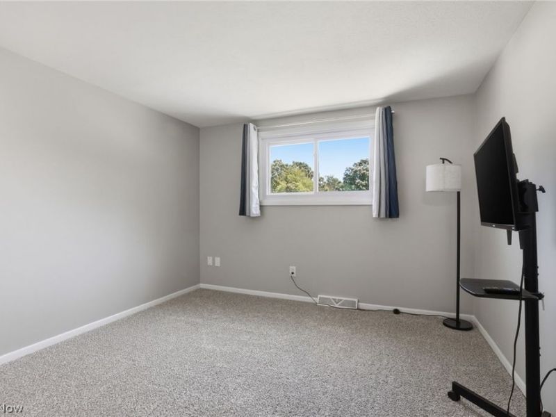 15677 Pinewood Drive , Strongsville, OH 44149 Photo 9
